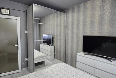 Apartament cu 3 camere semidecomandat, mobilat în Central - 1