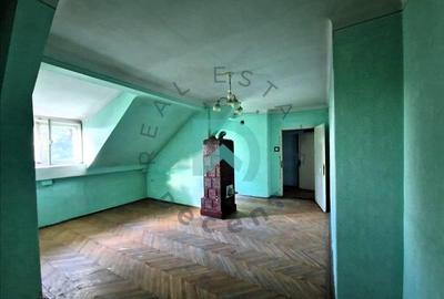 Apartament cu 4 camere decomandat în Brașovul Vechi - 1