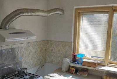 Apartament 3 camere, decomandat, 1 Mai vizavi de Spitalul Nr - 10