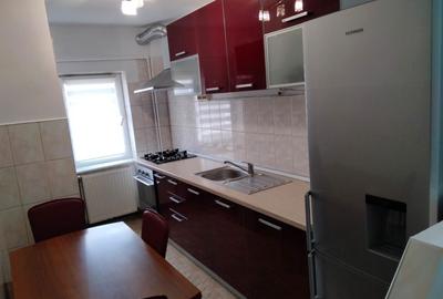 Apartament cu 2 camere decomandat în 13 Decembrie