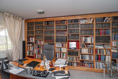 Casa / Vila cu 10 camere, de vanzare. Todireni, Botosani. - 16