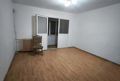 Apartament decomandat 2 camere zona Sud - gata de mobilat - 1