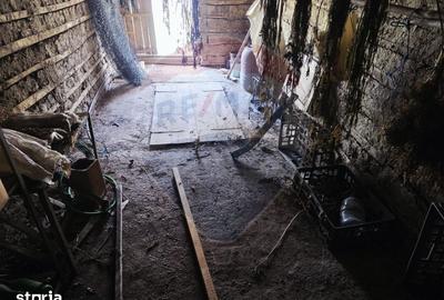 Casă cu 2 camere cu Teren 555 Mp în Ungureni - 1