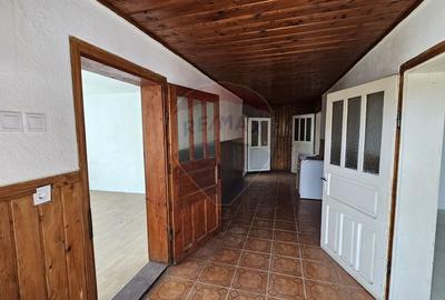 Casă  cu 3 camere, teren intravilan de 1300mp în Ipotești Tișăuți, SV - 9