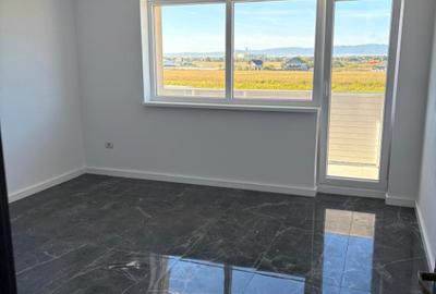 Apartament cu 2 camere decomandat în Sânpetru - 5