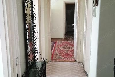 Apartament cu 3 camere semidecomandat în Central - 4