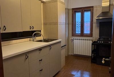 Apartament cu 2 camere decomandat în Republicii - 11