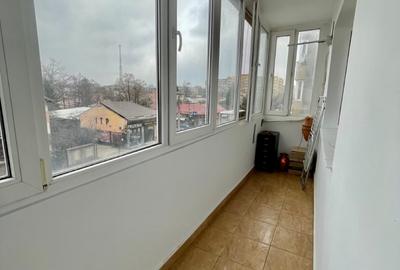 Apartament cu 3 camere decomandat, mobilat în Uverturii - 13