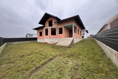 Casă individuală cu 4 camere cu Canalizare în Șcheia - 2