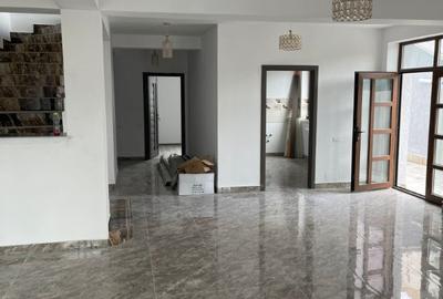 Casă cu 5 camere cu Teren 300 Mp în Mihai Bravu - 14