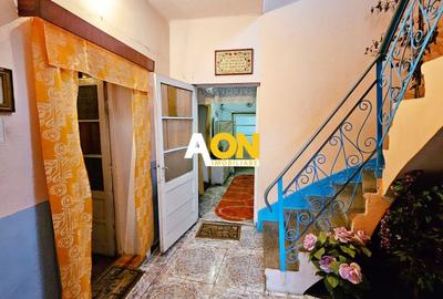 Casă individuală cu 6 camere cu Canalizare în Central - 2