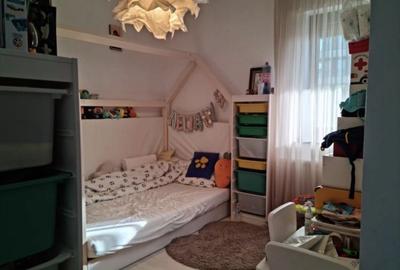 Apartament cu 4 camere decomandat în Sisești - 3