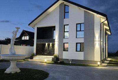 Casă cu 4 camere în Dealu - 1