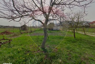 Casă cu 4 camere cu Teren 938 Mp în Central - 1