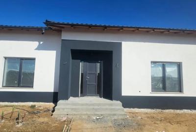 Casă cu 4 camere cu Teren 412 Mp în Malu Mare - 3