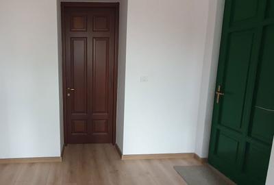 Spațiu comercial, în Neptun - 1