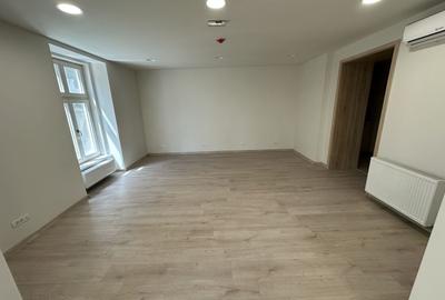Birou, de 88.400001525879 mp, în Ultracentral - 3