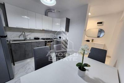 Apartament cu 4 camere semidecomandat în Aradului