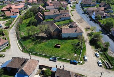 Teren intravilan 1.000 mp, Grid, Brașov – 3 fronturi, utilități, împrejmuit