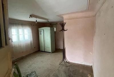 Casă cu 2 camere cu Teren 436 Mp în Plopu - 2