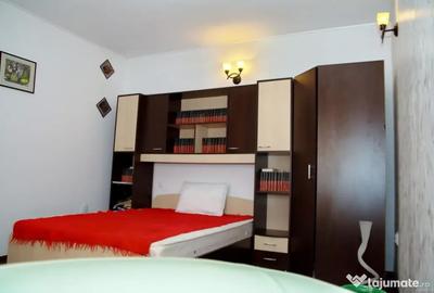 Casă cu 7 camere cu Canalizare în Central - 2