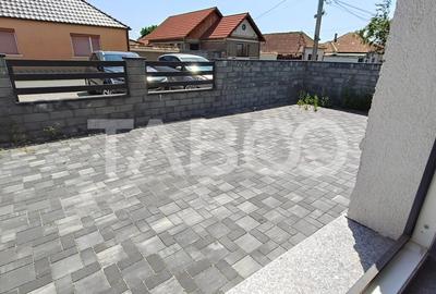 Apartament de vanzare cu 2 camere si curte proprie in bloc nou - 8