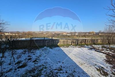 Casă cu 5 camere cu Teren 945 Mp în Brădești - 12