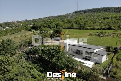 Casă individuală cu 7 camere cu Canalizare în Bârnova - 1