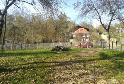 Teren intravilan de 2281 mp, în Merișoru