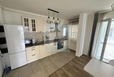 Apartament cu 2 camere decomandat, mobilat în Tractorul - 4