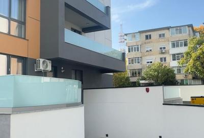 Apartament cu 3 camere decomandat, mobilat în Tineretului