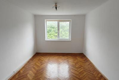 Apartament cu 3 camere semidecomandat în Trocadero - 2