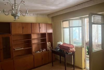 Apartament cu 3 camere semidecomandat în Central - 2