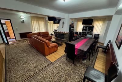 Casă individuală cu 8 camere cu Canalizare în Central - 6