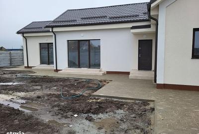 Casă cu 3 camere în Central