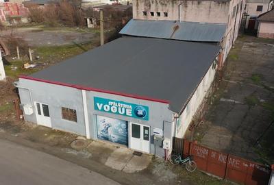 Spațiu comercial, de 275 mp, în Central - 4