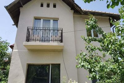 Imobil (casa+teren),centru Ploiesti,rondul 1,S(p)+P+1E+1E(m),8 cam.+Baie+G.S.+Buc.+Curte+Garaj - 1