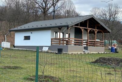 Casă cu 4 camere în Podul Corbului - 1