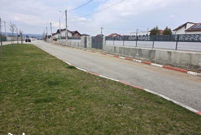 Teren de 2242 mp, în Central - 8