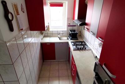 Apartament cu 3 camere decomandat în Dărmănești - 1