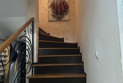 Casă individuală cu 8 camere cu Teren 418 Mp în Periferie - 2