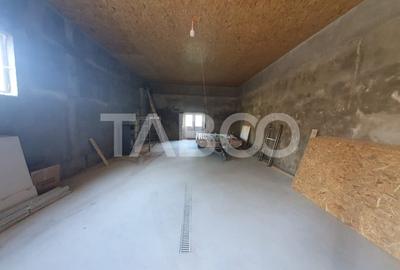 Spatiu comercial 120 mp pretabil Service Auto curent 380 V - 1