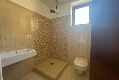 Casă individuală cu 8 camere cu Canalizare în Craiter - 20