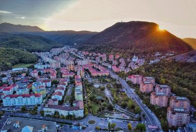 Apartament cu 3 camere decomandat, mobilat în Răcădău - 14