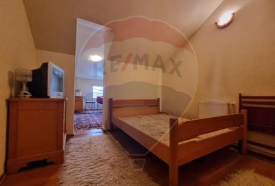 Casa / Vila cu 8 camere de vanzare in zona Coiciu - 12