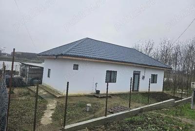 Casă cu Teren 600 Mp în Lehliu - 2