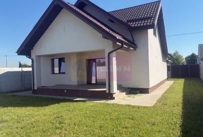 Casă individuală cu 5 camere cu Canalizare în Țegheș - 2
