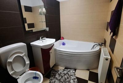 Apartament cu 3 camere decomandat în Central - 1