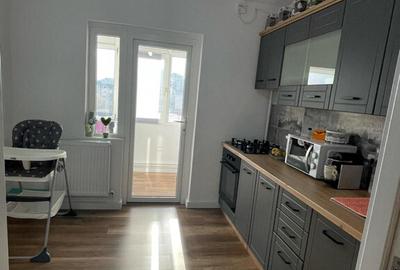 Vand apartament zona 300 Micalaca - 4