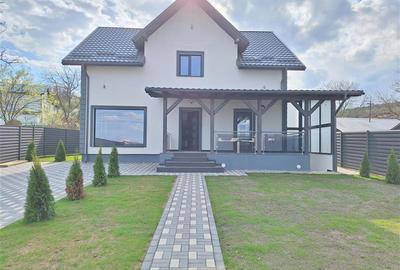 Casă individuală cu 5 camere cu Teren 413 Mp în 9 Mai - 1